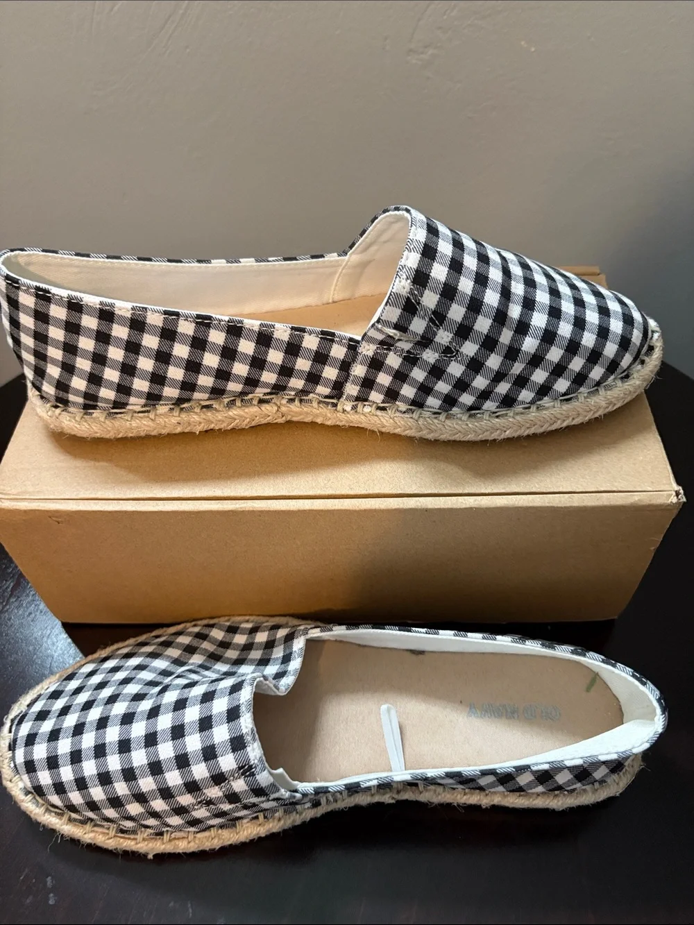 Old Navy Black & White Gingham Espadrilles - Size 8.5 - Worn 2 times